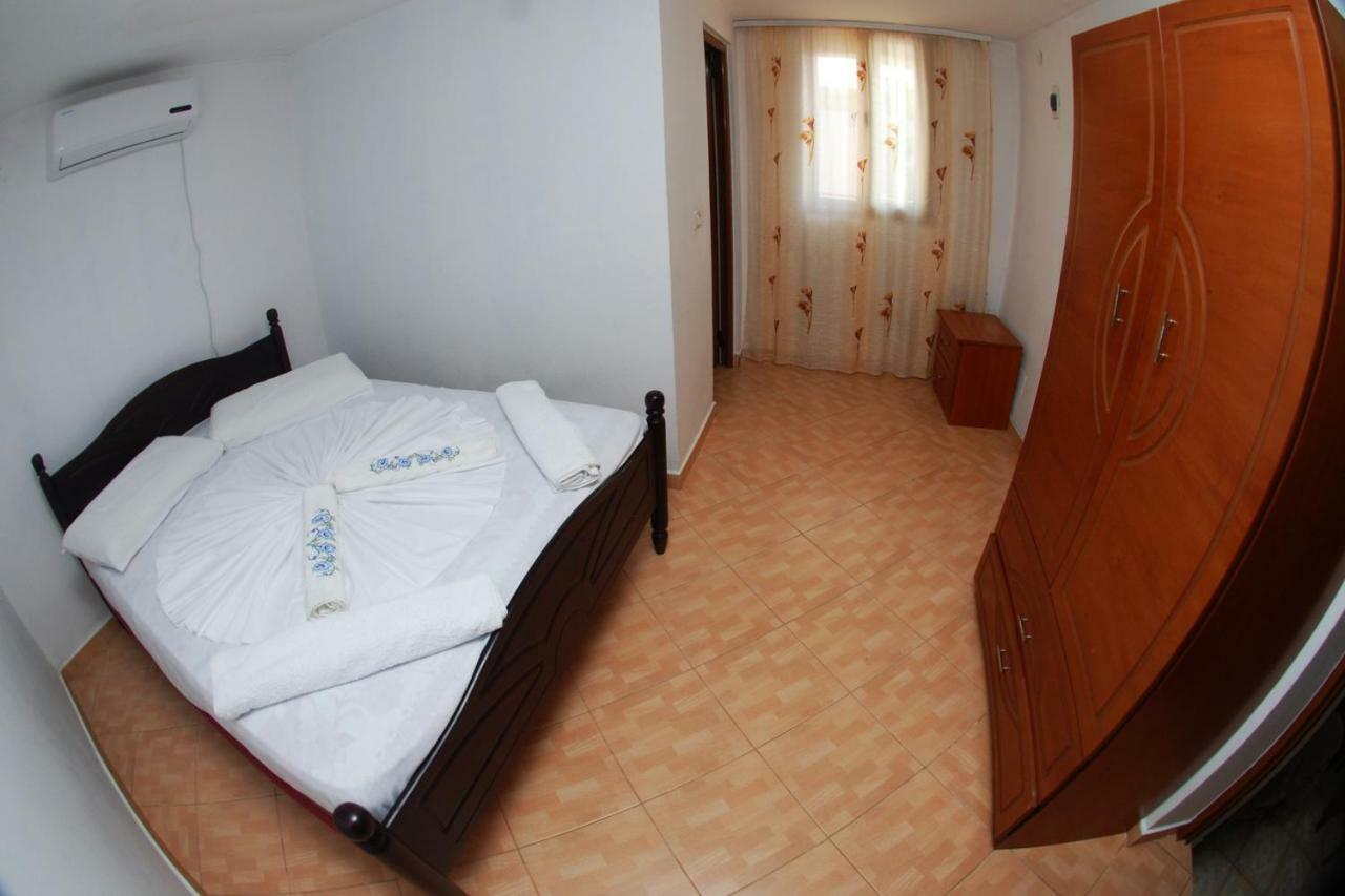 Vila Ronaldo Apartment Ksamil Exterior photo