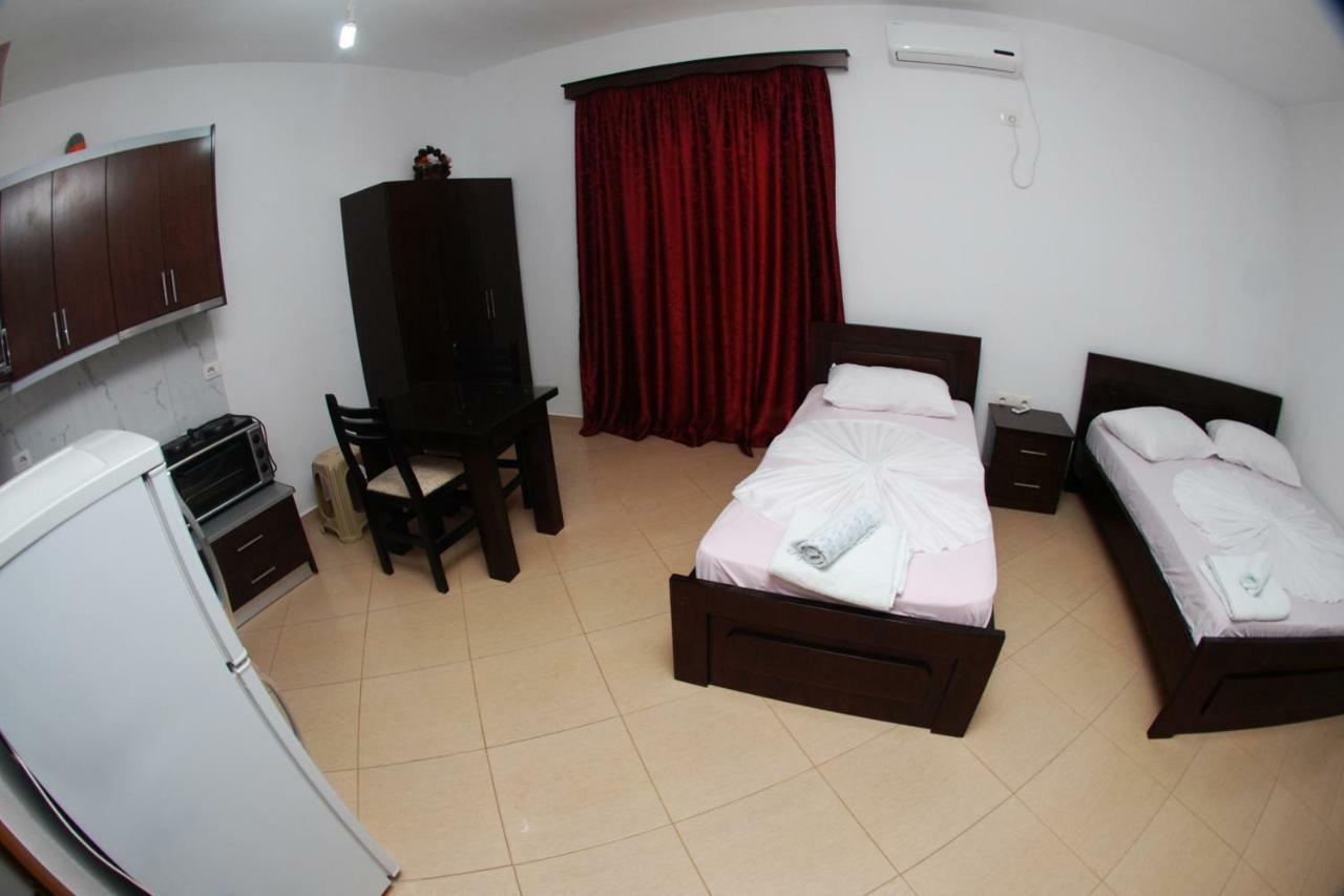 Vila Ronaldo Apartment Ksamil Exterior photo