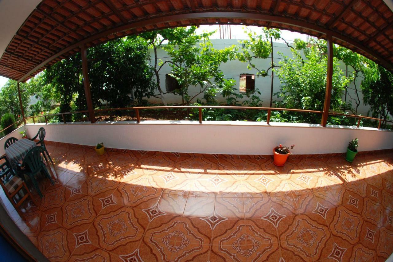 Vila Ronaldo Apartment Ksamil Exterior photo