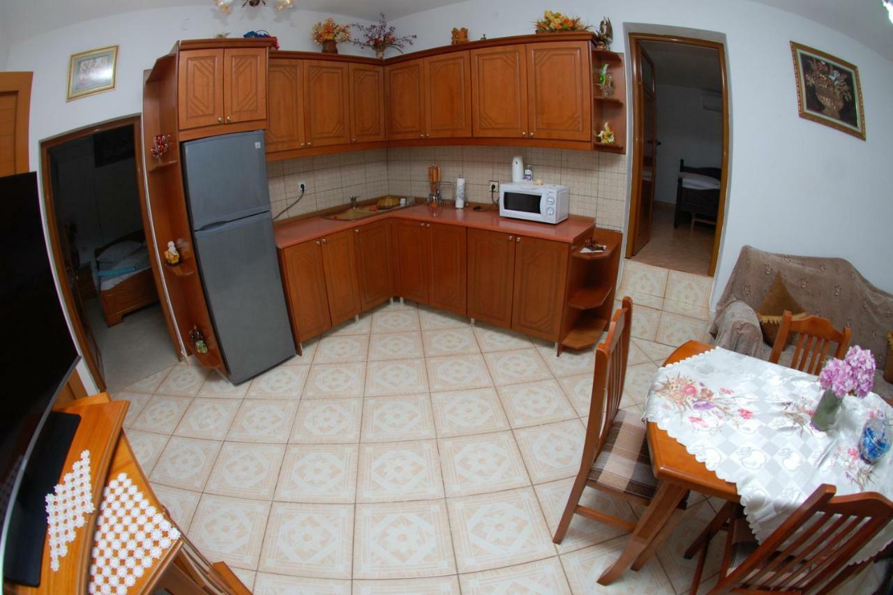 Vila Ronaldo Apartment Ksamil Exterior photo
