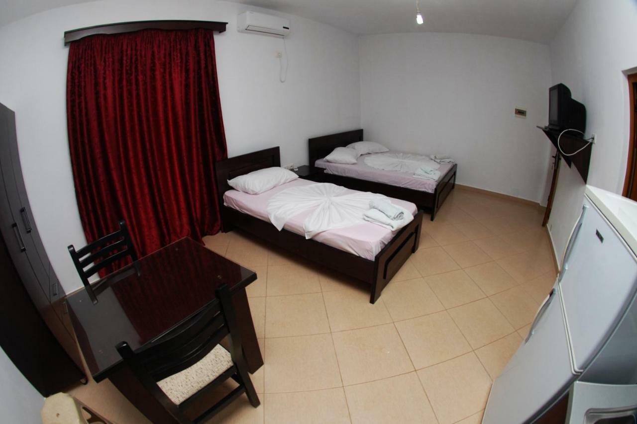 Vila Ronaldo Apartment Ksamil Exterior photo