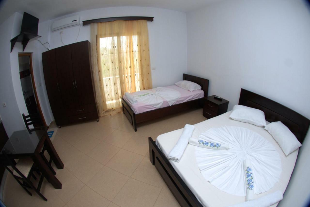 Vila Ronaldo Apartment Ksamil Exterior photo